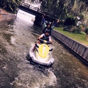 Meet your Posher, Carla